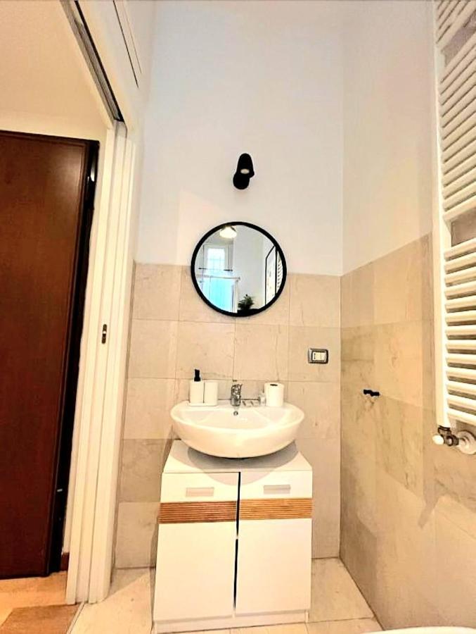 Myhome Cola Montano Milan Bagian luar foto